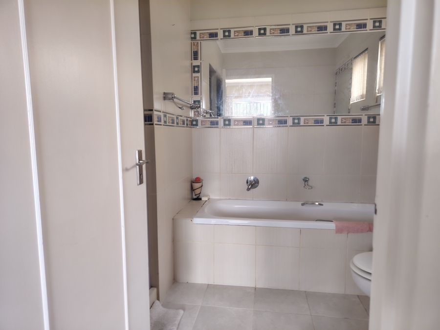 3 Bedroom Property for Sale in Fairview Golf Estate Western Cape